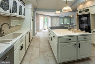 Building Photo - 6438 Woodville Dr