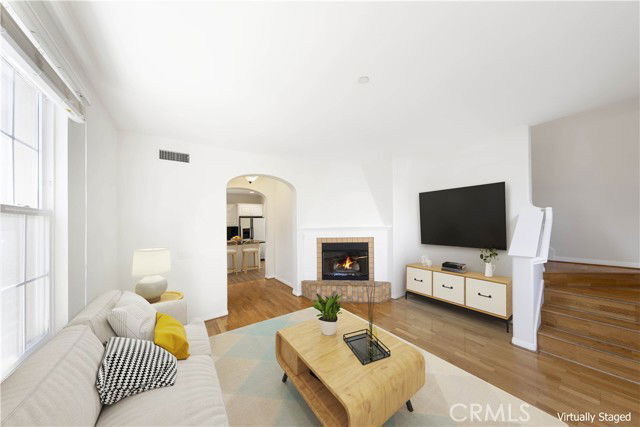 Building Photo - 53 Bower Tree