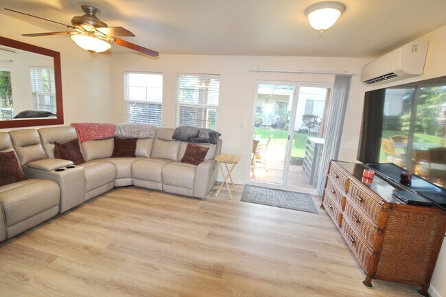 Foto del edificio - Nicely Remodeled and Furnished 2 Bed 2 Bat...