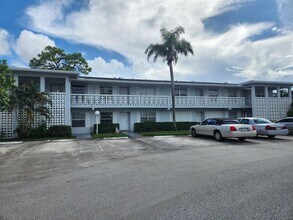 Building Photo - 2920 SW 15th St