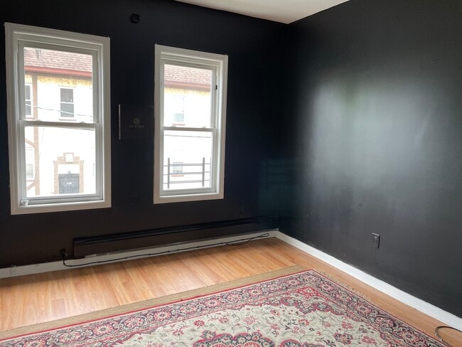 Living Room - 1401 Lincoln St