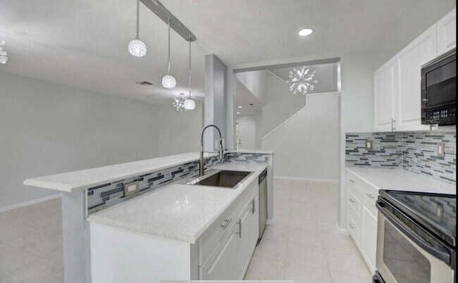 Building Photo - 5286 Sapphire Valley