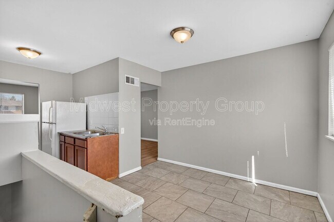 Building Photo - 2228 Duchess Dr