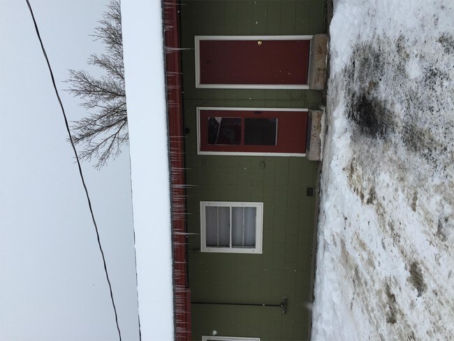 Building Photo - 830 N Jackson St