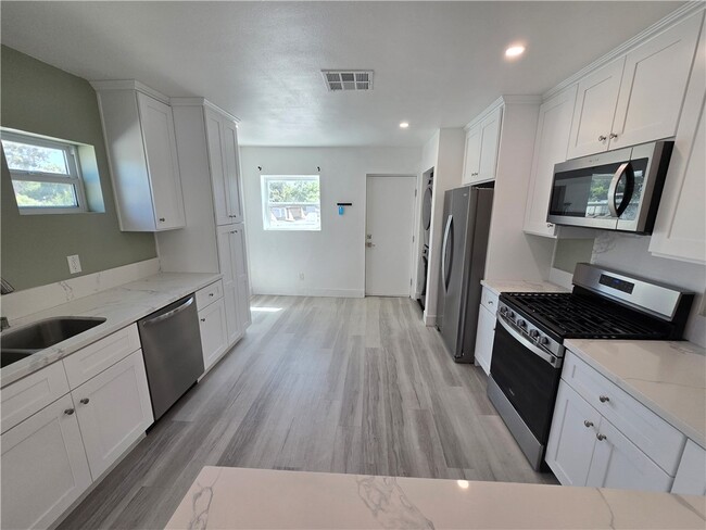 Foto del edificio - 280 N 2nd Ave