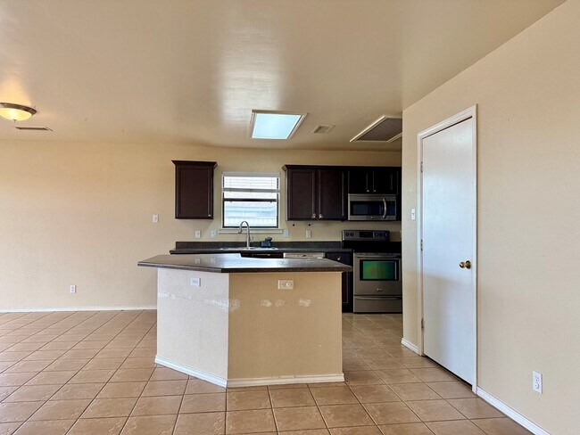 Foto del edificio - 3941 Esmond Dr