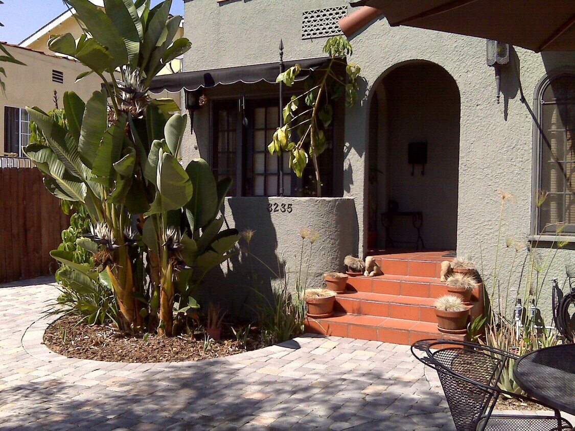 Primary Photo - 3235 Madera Ave