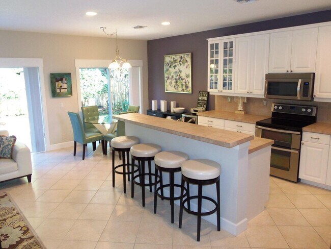Building Photo - 7769 Colony Lake Dr