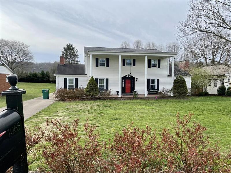 Primary Photo - 1065 E Highland Dr