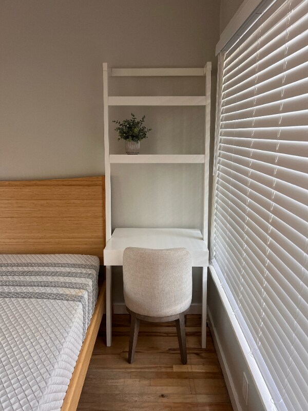 Foto del edificio - 1112 Embarcadero Rd