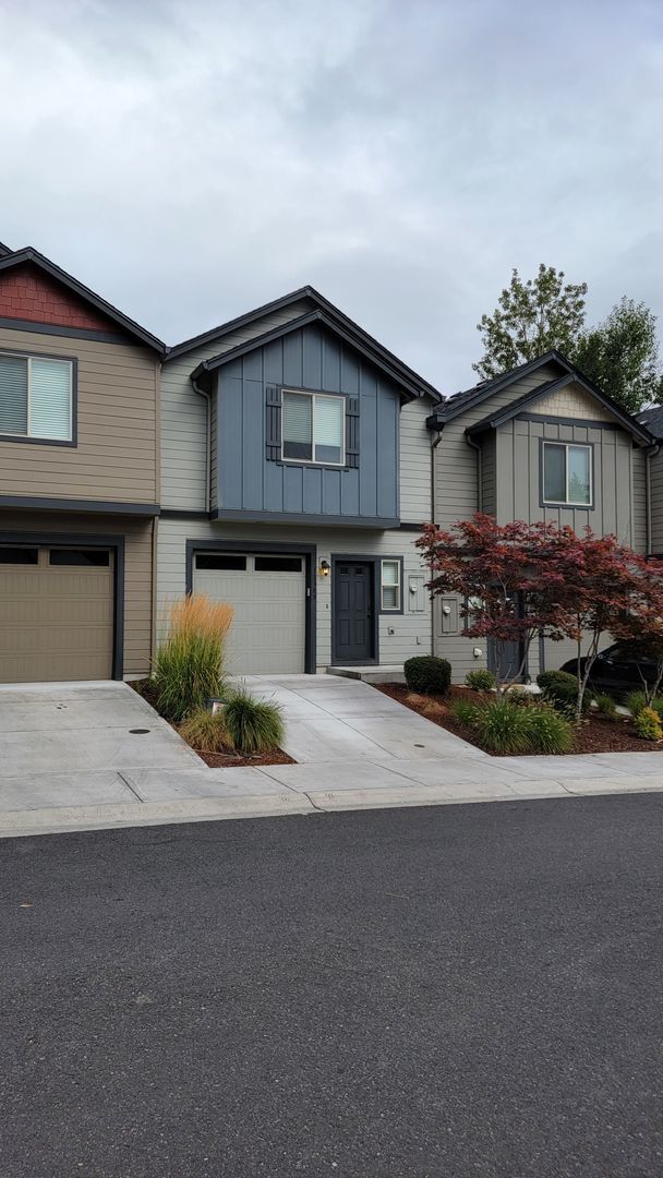 Foto del edificio - Modern 3BR Townhome with Luxury Finishes, ...