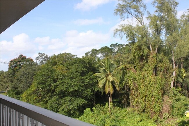 Foto del edificio - 1475 NE 125th Terrace