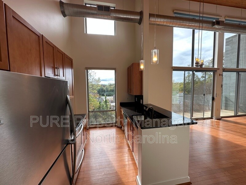 Primary Photo - 2116 McClintock Rd