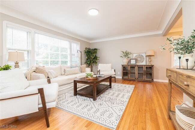 Foto del edificio - 23100 E Groveland Rd