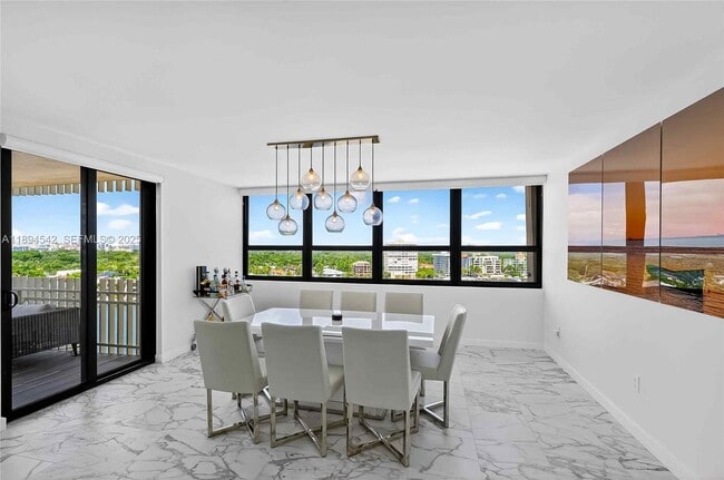 Building Photo - 2 Grove Isle Dr