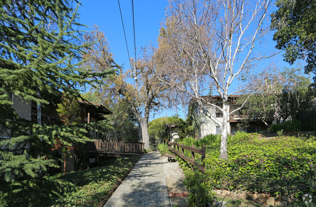 Building Photo - San Leandro Apartments