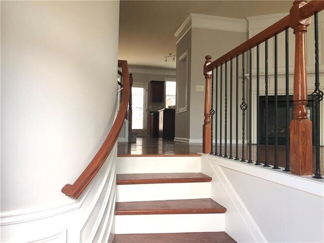 Building Photo - 1377 Thornborough Dr