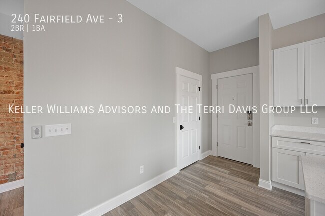 Foto del edificio - 240 Fairfield Ave