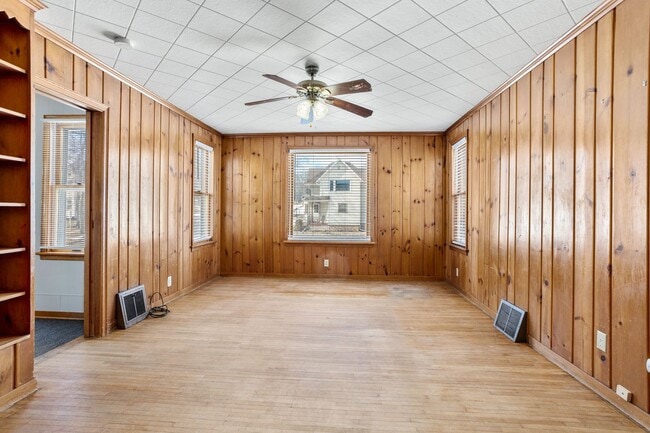 Foto del edificio - 120 W 5th St