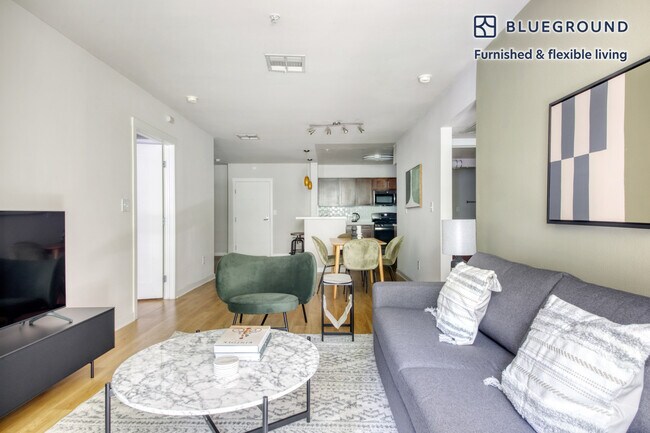 Foto del edificio - 1050 Ingraham St