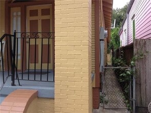 Building Photo - 1018 Mazant St