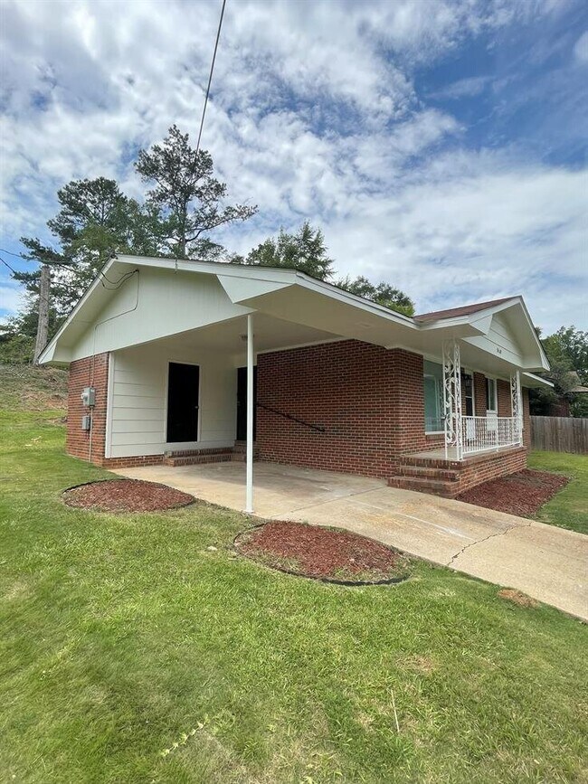 Foto del edificio - 5360 Spencer Ln
