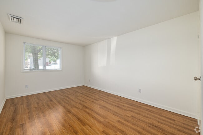 2BR, 2BA - 1,138SF - Primary Bedroom - Carriage House
