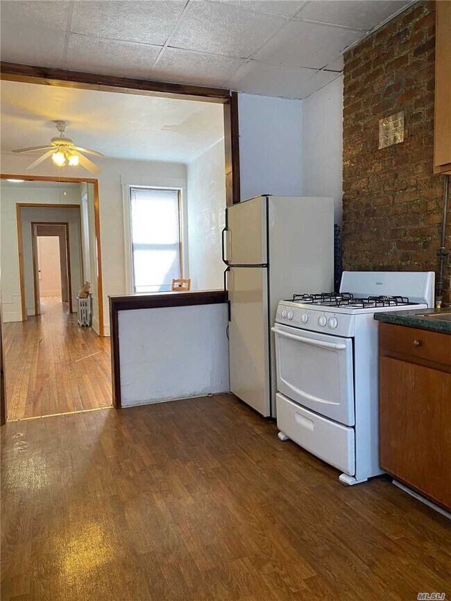 Building Photo - 71-02 66th St