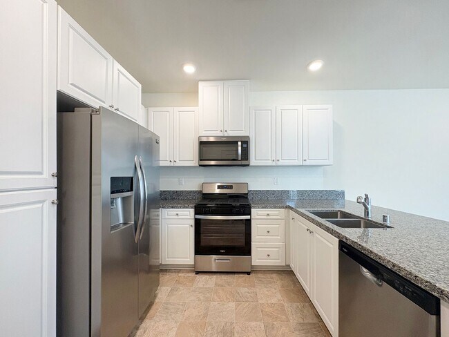 Foto del edificio - Beautiful 3B/2.5BA Townhome in Vista for R...