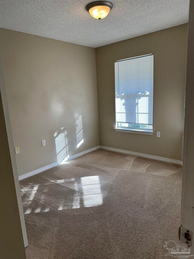 Foto del edificio - 132 Wildflower Ln