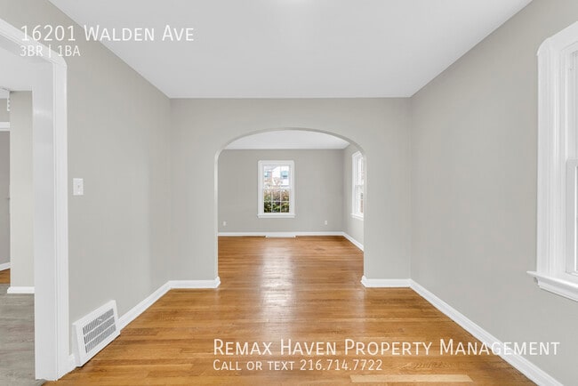 Building Photo - 16201 Walden Ave