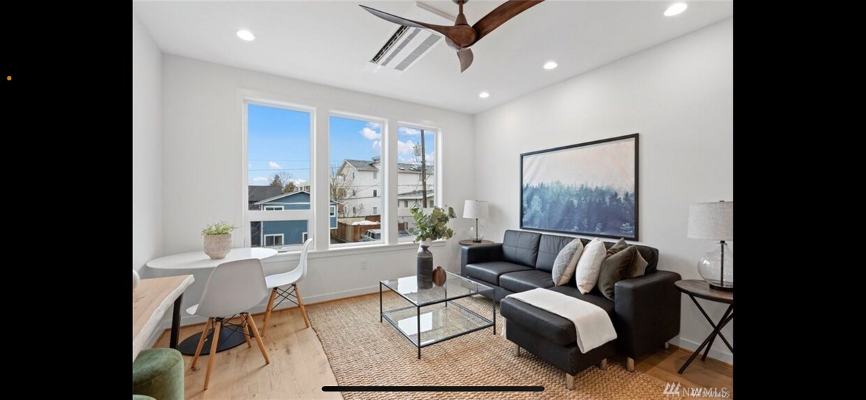 Foto principal - 5808 17th Ave NW
