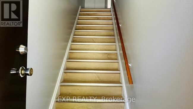 Photo du bâtiment - 1200-1200 Courtland Ave E