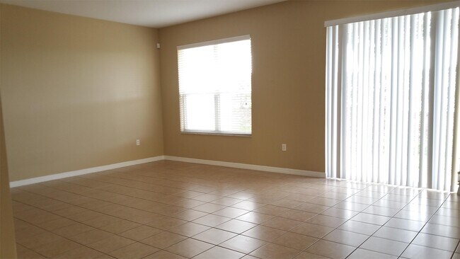 Building Photo - 4925 Alita Terrace