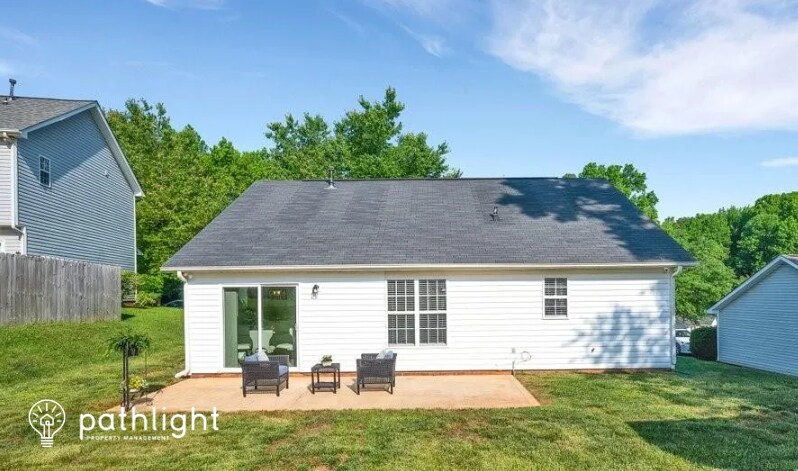 Foto del edificio - 1339 Long Grass Ct