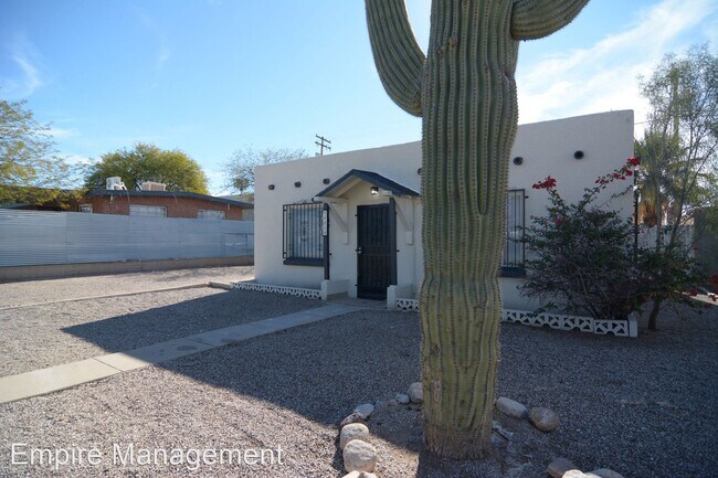 Building Photo - 3 br, 1 bath House - 4050 E. Dryden Ln
