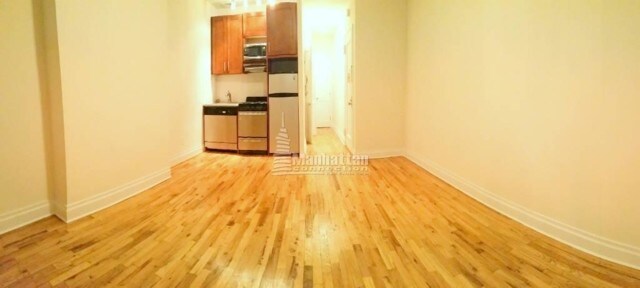 Primary Photo - 1588 York Ave