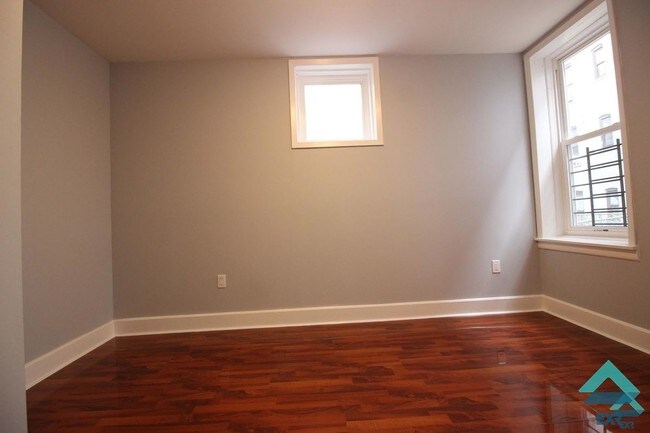 Building Photo - 1911 Dorchester Rd