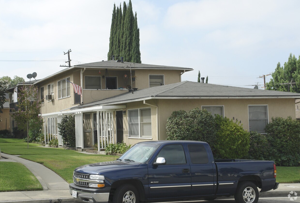 Primary Photo - 864 W Carillo Dr