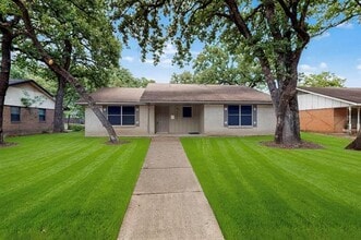 Building Photo - 10421 Muskogee Dr