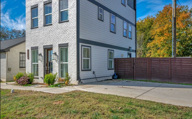 Foto del edificio - Newly built 3bedroom/2.5 bath home in Sylv...