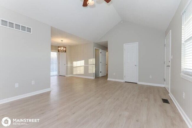 Building Photo - 1630 S Whitney Dr, Independence, MO 64057