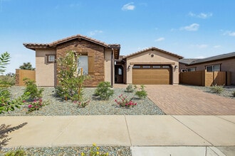 Building Photo - 9654 W Mitchell Dr