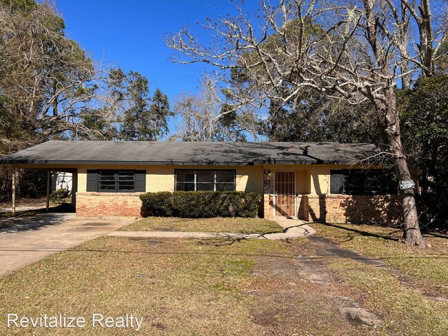 Building Photo - 3 br, 1 bath House - 1208 Castlewood Dr