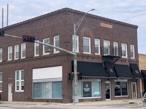 Building Photo - 128 S 5th St