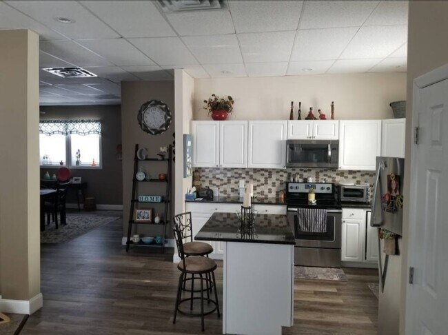 Kitchen - 504 Roosevelt St