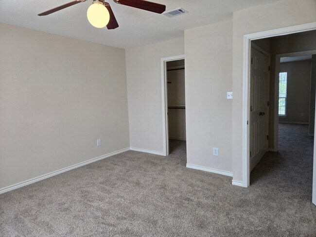 Building Photo - 1228 Welsh Ave