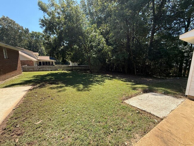 Foto del edificio - CHARMING UPDATED HOME FOR RENT IN GUNTERSV...