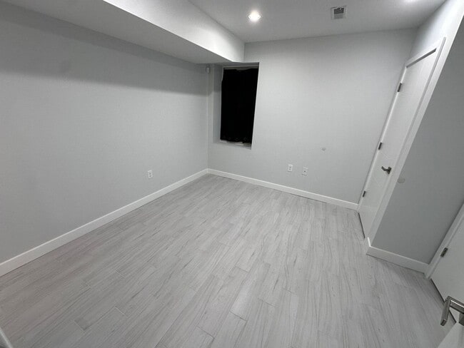 Photo - 2224 N Franklin St Apartment