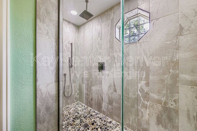Foto del edificio - 12295 Crabapple St
